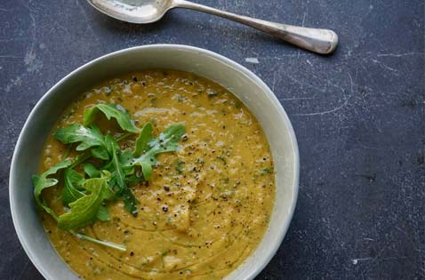 Zoete aardappel prei soep